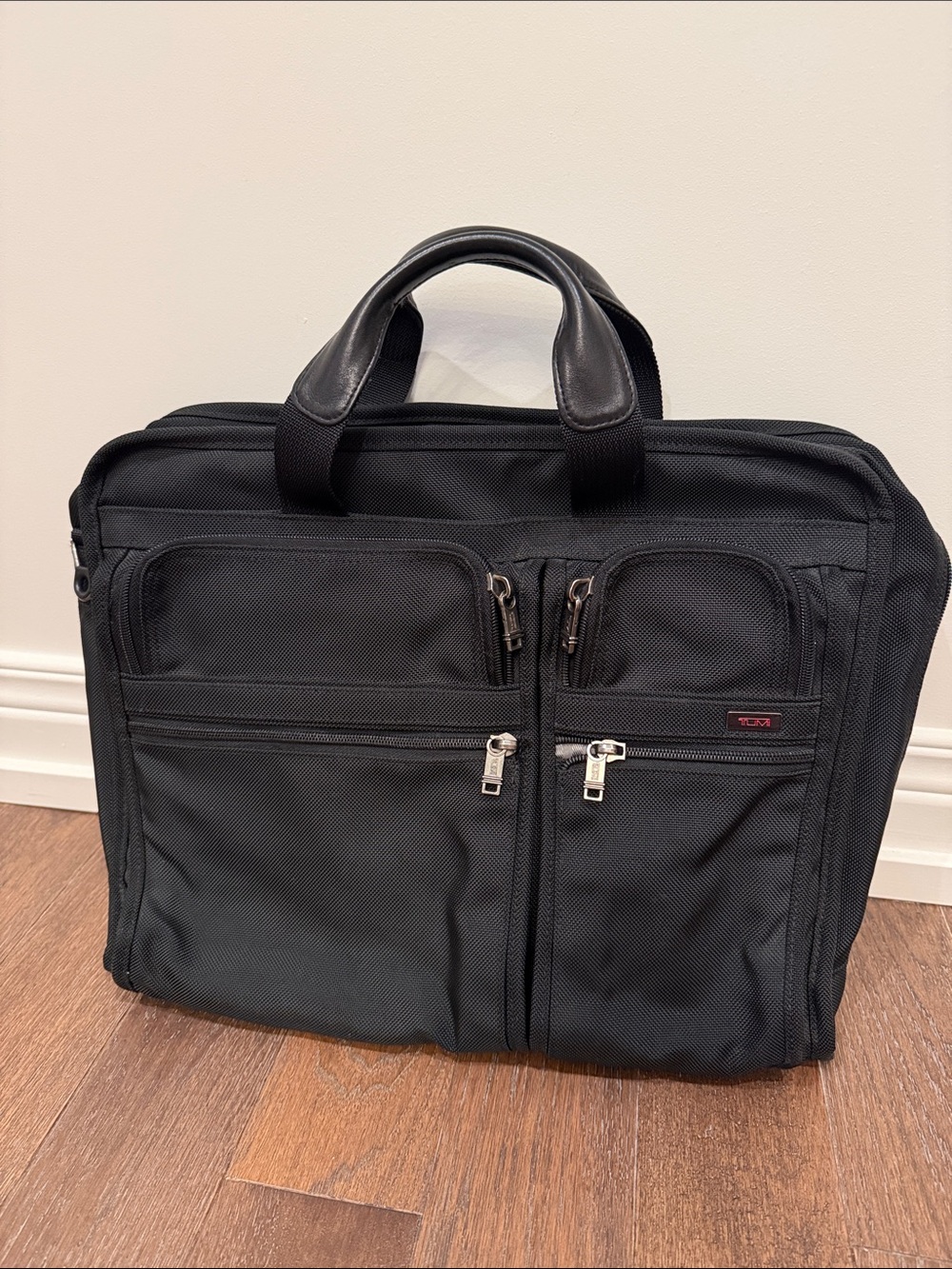 Tumi Black Nylon Laptop Briefcase with Leather Handles - Picture 2 of 6